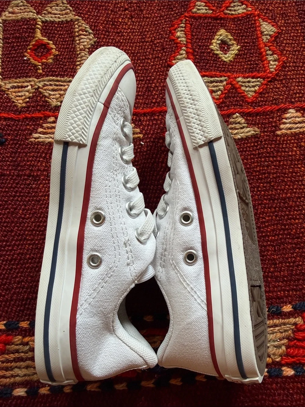 Converse low top